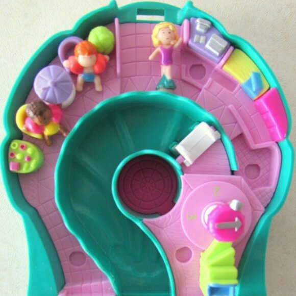 VINTAGE POLLY POCKET SPLASH & SLIDE w 3 ORIGINAL PEOPLE, WATER PARK, USES WATER! - Picture 10 of 10
